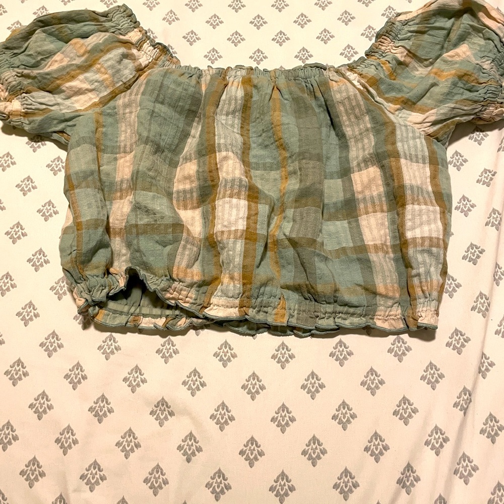 American Eagle stripped crop top